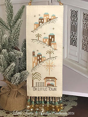 KiraLyn's Needleart - Little Town-