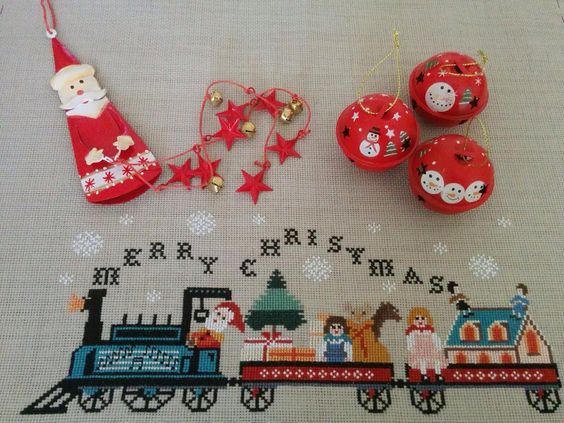 Twin Peak Primitives - Santa's Train-Twin Peak Primitives - Santas Train, Christmas, Santa Claus, Toys, children, Christmas Eve, cross stitch  